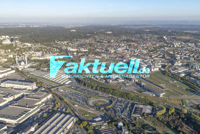 Luftbilder: Flug über Böblingen/Sindelfingen - insbesondere Flugfeld / Meilenwerk und BAB81
