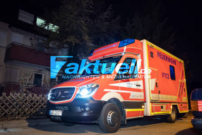 Polizeieinsatz in Plieningen, mehrere Streifenwagen am Tatort, eine verletzte Frau wurde vom Rettungsdienst mitgenommen