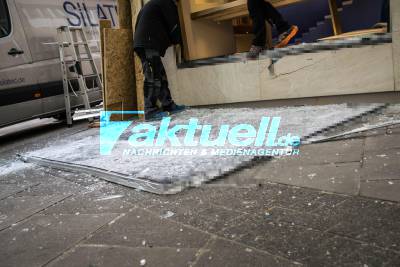 Versuchter Einbruch in der Stuttgarter Kirchstraße: Täter flüchteten nach versuchtem Blitzeinbruch in Juwelier