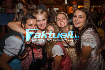 Volksfest 2019: ONETASTE Studentenparty im Wasenwirt Zelt