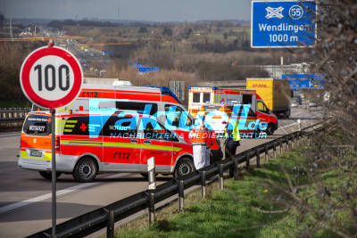 4 LKW rauschen auf der A8 bei Kirchheim/Teck aufeinander - 4 Verletzte LKW-Fahrer zu beklagen - langer Stau
