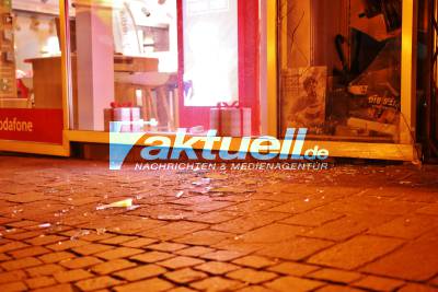 Nächtlicher Einbruch am Winnender Marktplatz - Scheibe von Lotto-Tabakladen am Marktbrunnen eingeschlagen - Polizei fahndet nach Tätern