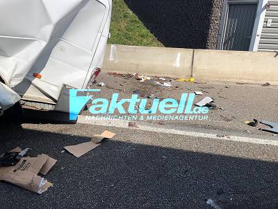 Tödlicher Stauende Unfall: Transporter kracht auf der A6 in LKW - Fahrer stirbt am Unfallort