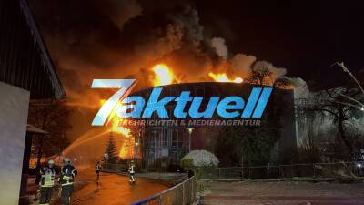 Tank mit 50.000 Liter Hydrauliköl geht in Flammen auf und mehrere Explosionen - der Schaden bei einem Brand in Allmendingen  wird auf 200 Millionen EUR geschätzt 