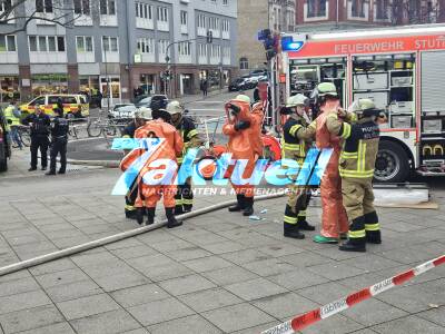 Unbekannte Substanz auf Treppenabgang - Feuerwehreinsatz am Marienplatz - Bahnverkehr an der Haltestelle eingestellt