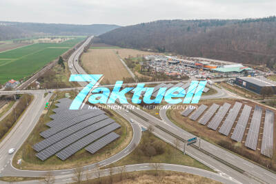 Neuer Solarpark in Tübingen: Bilder der Anlage an der B27