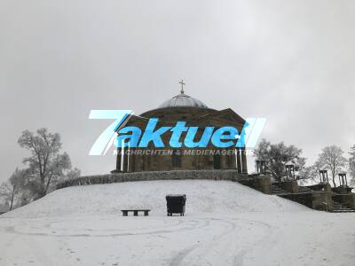 Erster Schnee an der Grabkapelle Rotenberg