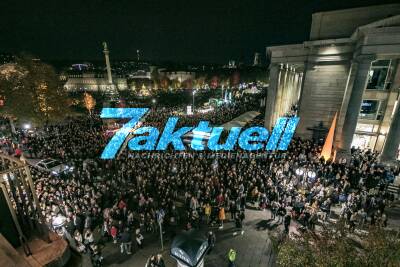 Stuttgart leuchtet - Lange Einkaufsnacht mit Feuerwerk zieht rund 200.000 Besucher an