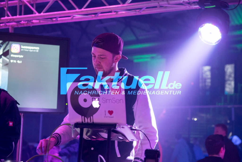 Saisonende Auf Der Waldau Schaumparty Bei Eisdisco In Der Eiswelt