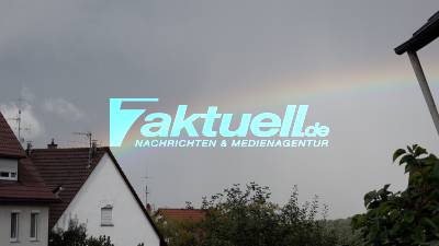 Regenbogen, heute ein wechselhaftes Sommerwetter über Stuttgart