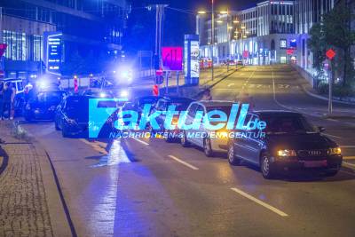 Massencrash in der Stuttgarter City: 7 Fahrzeuge krachen auf Paulinenbrücke ineinander - Mindestens ein Verletzter