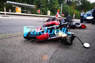 Motoradfahrer bei Unfall auf Jahnstraße schwer verletzt