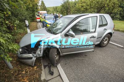 PKW kracht auf der Feuerbacher-Tal-Straße in Gegenverkehr - 3 Verletzte - Vollsperrung