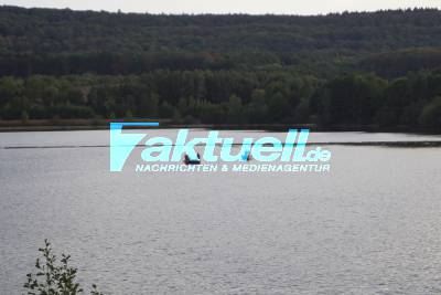 Schlauchboot auf Stausee Ehmetsklinge gekentert - Mann vermisst - Suche für heute abgebrochen