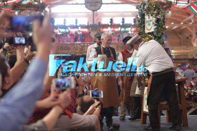 Eröffnung des 173. Cannstatter Volksfest im Schwabenwelt-Zelt