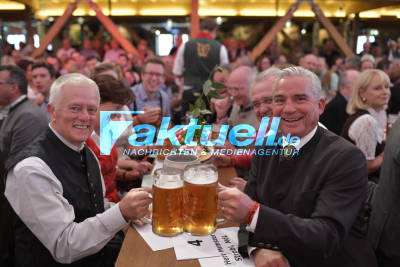 Eröffnung des 173. Cannstatter Volksfest im Schwabenwelt-Zelt
