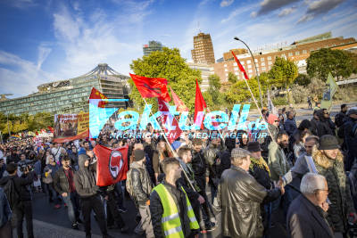 Anti-Erdogan-Demo mit 10.000 Teilnehmer zieht durch Berlin