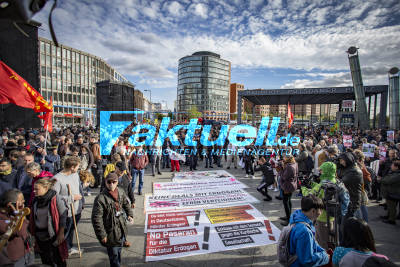 Anti-Erdogan-Demo mit 10.000 Teilnehmer zieht durch Berlin