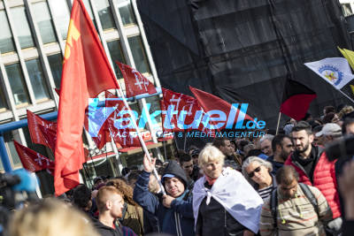 Anti-Erdogan-Demo mit 10.000 Teilnehmer zieht durch Berlin