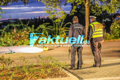[INFOUPDATE] Tödliche Unfalltragödie in Bruchsal: Fahrradfahrer wird von Sattelzug erfasst und stirbt - Radfahrer war Polizeibeamter - Notfallseelsorger im Einsatz