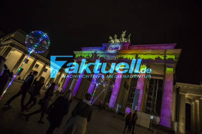 Das Festival of Lights verzaubert Berlin - tausende Besucher bei Eröffnung 