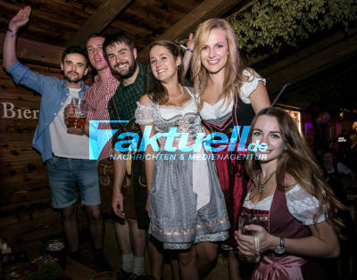 Wasen: Party - Bilder aus dem Wasenwirt-Festzelt vom Freitag