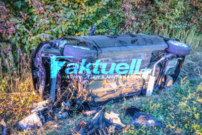 Schwerer Unfall auf Kreisstrasse bei Gondelsheim: PKW mehrfach überschlagen und völlig zertrümmert - Fahrerin wird schwer verletzt