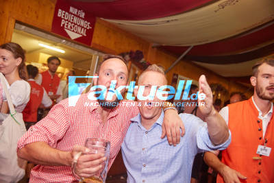 Wasen: Party - Bilder aus dem Wasenwirt-Festzelt vom Samstag
