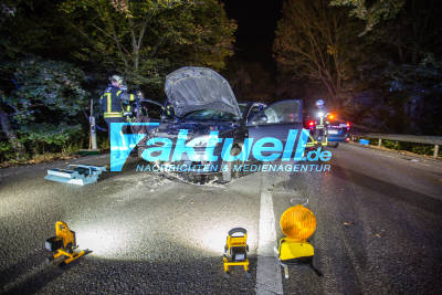 Offenbar Alkoholisiert: Corsafahrer kommt von Straße ab und kracht gegen Baum