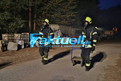 Übung: Großübung im Berglener Sandwerk - Mehrere Feuerwehren bei Gefahrgutlage im Einsatz
