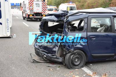 Massenkarambolage auf A6: LKW umgekippt - Mehrere Fahrzeuge völlig zerstört - Mehrere Verletzte - Großeinsatz mit Rettungshubschrauber - Autobahn vollgesperrt