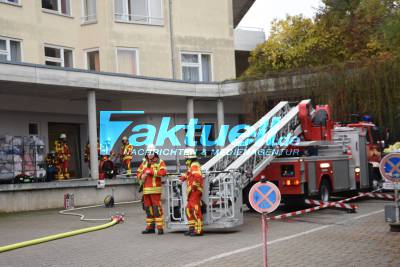 Feuer in Filderklinik: Verrauchung führt zu Teilräumung des Krankenhauses - Keine Verletzten