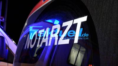 Kreuzungs Crash zwischen 3 PKW an der Kreuzung Am Kräherwald/Lenzhalde Stuttgart-Nord 3 Verletzte