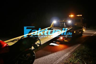 Tödlicher Unfall - Fußgänger wird auf Landstraße von Motorrad erfasst und stirbt am Unfallort