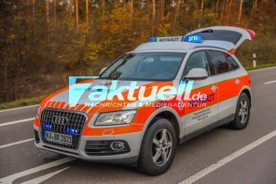 Schwerer Crash in Graben-Neudorf fordert 1 Schwerverletzten: Citroen kracht mit voller Wucht in Opel - Rettungskräfte im Grosseinsatz