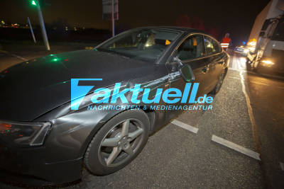 Zu spät gebremst: 16.000 Euro Schaden bei Crash an Ampel