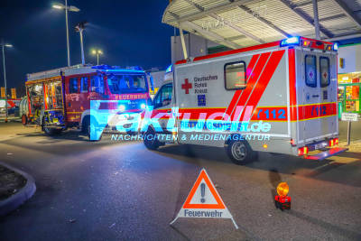 Gefahrgutunfall in großem Einkaufsmarkt Globus: Putzfrau vermischt zwei Reinigungsmittel - Evakuierung des Restaurant - 2 Verletzte - Grosseinsatz Feuerwehr und Rettung