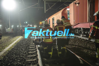 Foto-/Videoupdate: GROSSÜBUNG: ICE entgleist im Rollenbergtunnel Bruchsal - Schweres Zugunglück fordert 800 Rettungskräfte die ganze Nacht über
