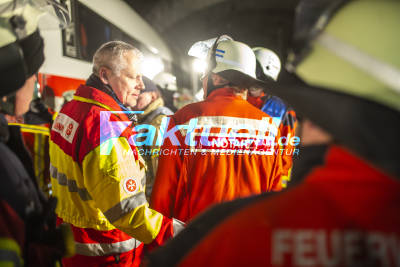 Foto-/Videoupdate: GROSSÜBUNG: ICE entgleist im Rollenbergtunnel Bruchsal - Schweres Zugunglück fordert 800 Rettungskräfte die ganze Nacht über