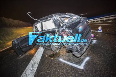 Wohl Spurwechsel ging schief und fordert schwerverletzten Autofahrer - Vollsperrung nach überschlagenem PKW der A8