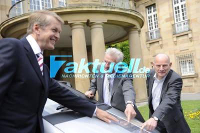 Mehr Elektroautos fürs Ländle: Landesregierung übernimmt zwei Mercedes- Benz A-Klasse E-CELL