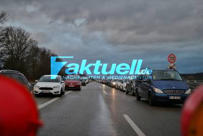 Überschlag im Leutenbachtunnel - Bundesstraße 14 in Richtung Stuttgart voll gesperrt