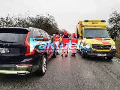 Schwerer VU bei Untergruppenbach auf der L2155 - junge Frau verliert, vermutlich durch Nässe, die Kontrolle ihres Fahrzeug und knallt frontal in die Seite eines Suzukis vom Gegenverkehr - Kind schwer verletzt - Heli im Einsatz