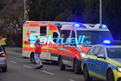 Textupdate: Verkehrschaos nach Auffahrunfall in Nürtingen - Kleinkind unter den Verletzten - 3 Leichtverletzte Personen 