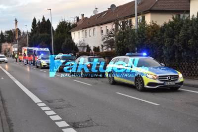 Textupdate: Verkehrschaos nach Auffahrunfall in Nürtingen - Kleinkind unter den Verletzten - 3 Leichtverletzte Personen 