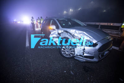 2 Tote und 15 Verletzte nach Massencrash mit mehreren Fahrzeugen auf der B27 bei Aichtal