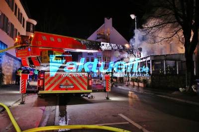 Goppinger Gaststätte Bierakademie brennt vollständig nieder - Feuerwehr im Großeinsatz
