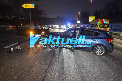 Frontalzusammenstoß beim Abbiegen - 2 Verletzte