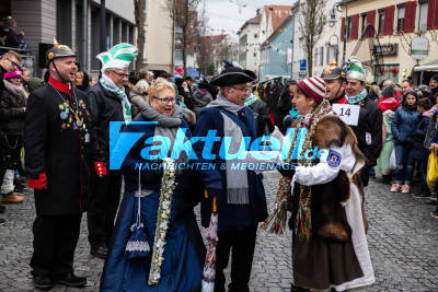 12. Faschingsumzug Brackenheim - Lustiges Treiben in der Altstadt von der Theodor Heuss Stadt Brackenheim - Einsatzkräfte blockieren teils Zufahrtswege  der Innenstadt 