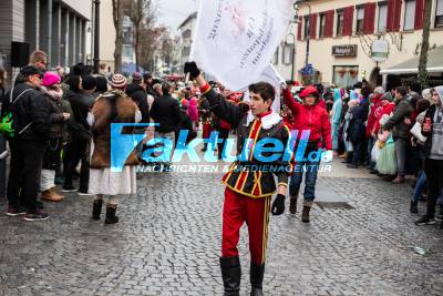 12. Faschingsumzug Brackenheim - Lustiges Treiben in der Altstadt von der Theodor Heuss Stadt Brackenheim - Einsatzkräfte blockieren teils Zufahrtswege  der Innenstadt 